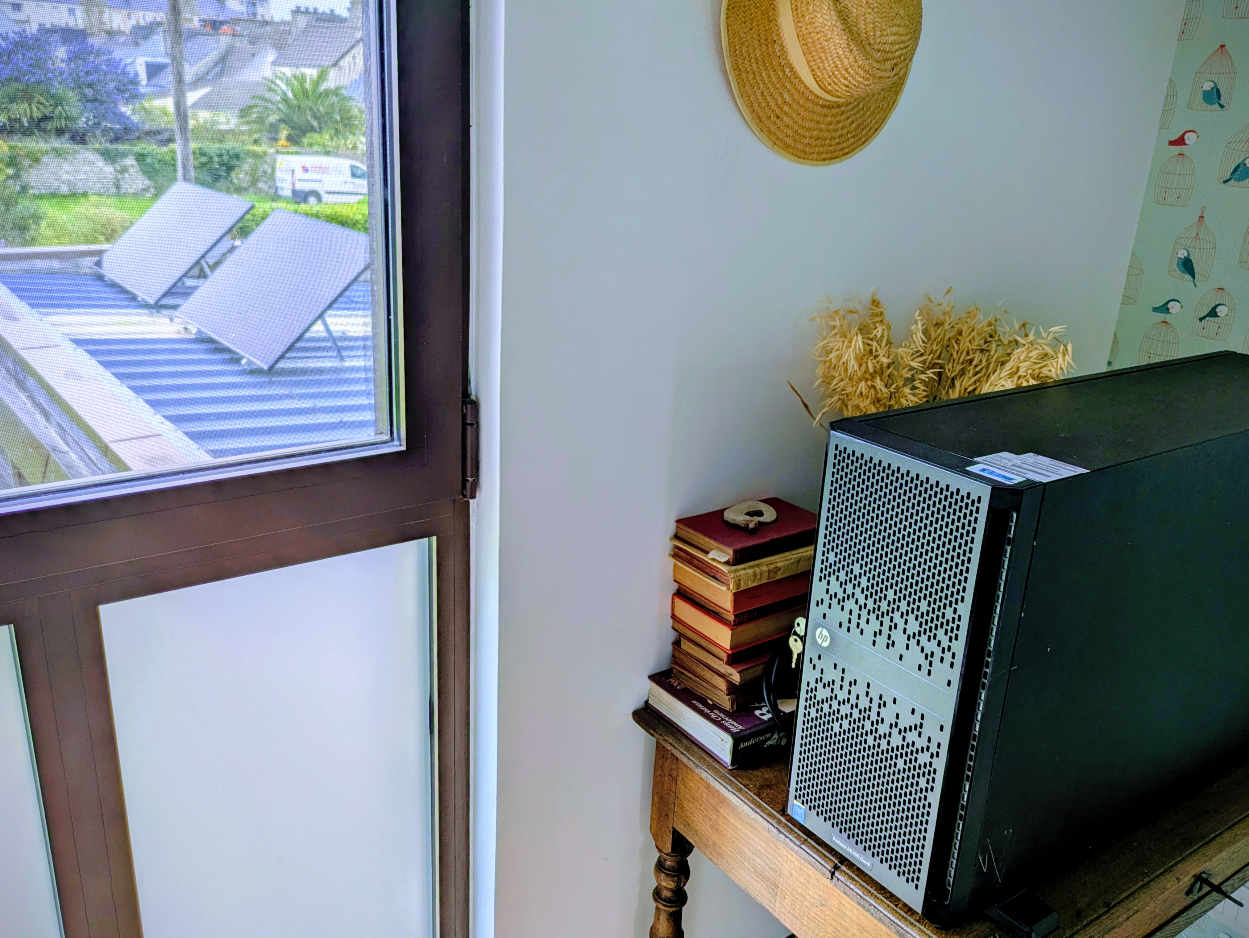 Le serveur Indigos alimenté par des panneaux photovoltaïques.
